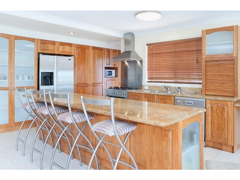 23 Tannah Court, Broadbeach Waters QLD 4218