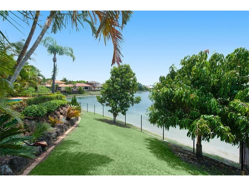 23 Tannah Court, Broadbeach Waters QLD 4218