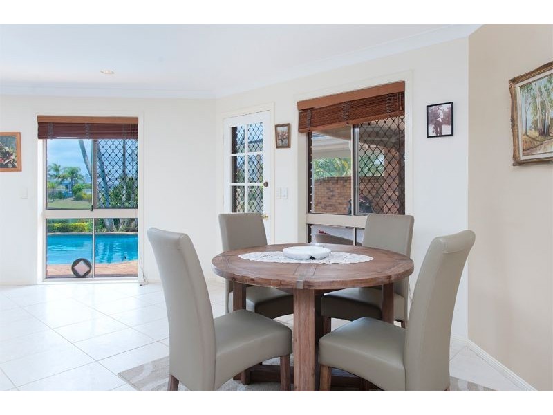 23 Tannah Court, Broadbeach Waters QLD 4218