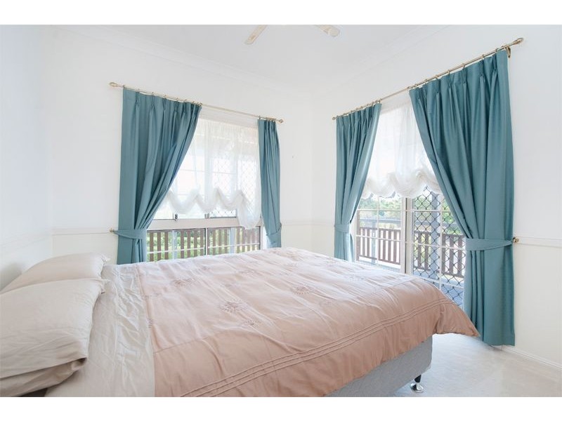 23 Tannah Court, Broadbeach Waters QLD 4218