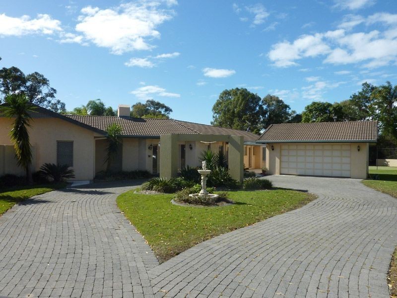 47 Marbella Drive, Benowa Waters QLD 4217