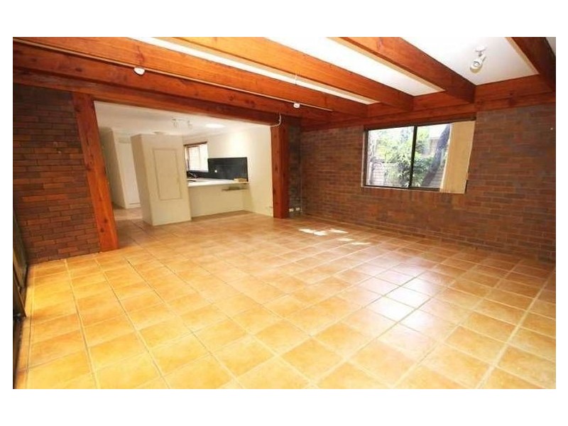 23 Tumbarumba Avenue, Ashmore QLD 4214