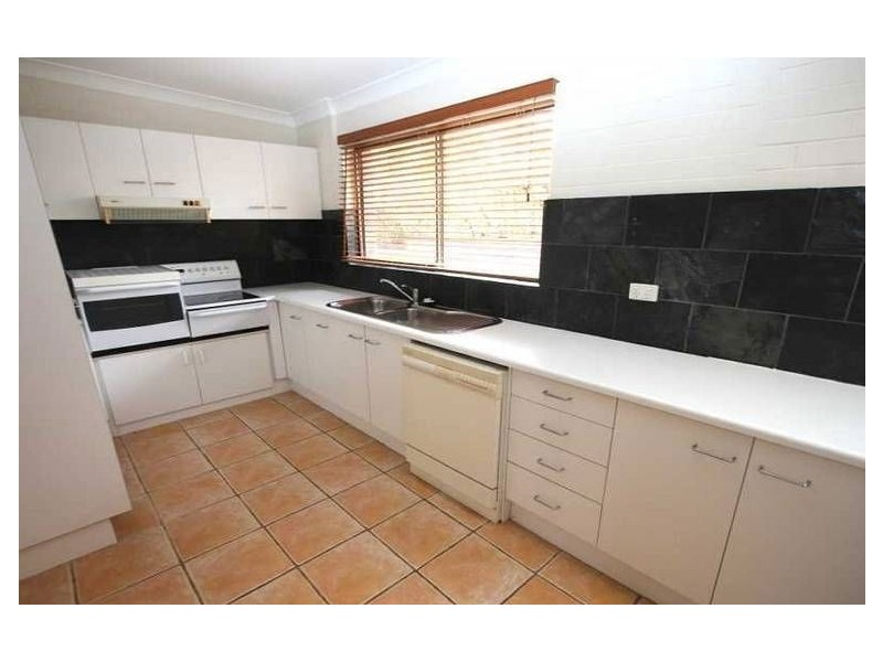 23 Tumbarumba Avenue, Ashmore QLD 4214