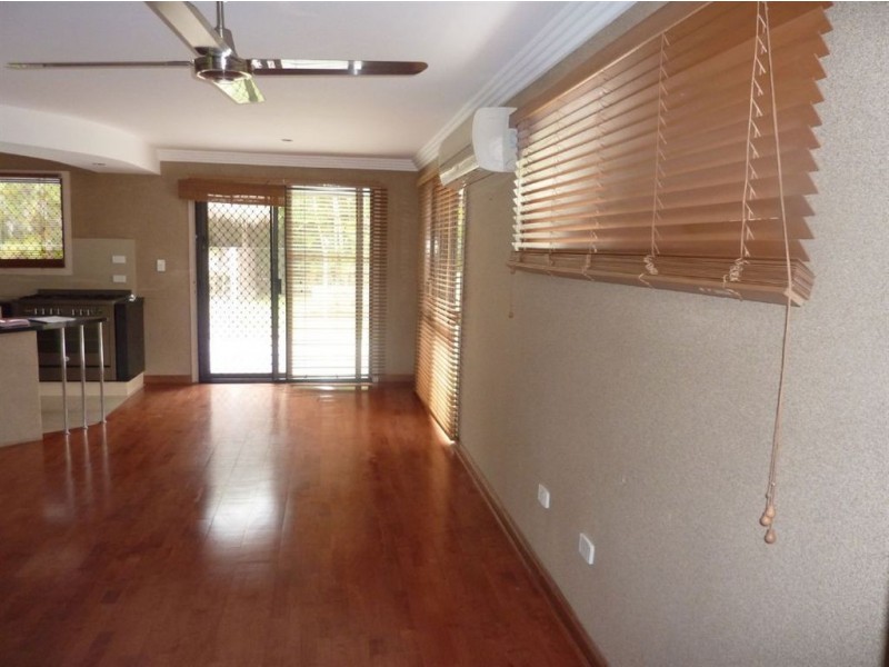 7 Miralie Place, Ashmore QLD 4214