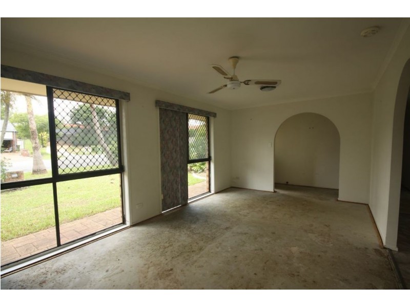 1 Carool Court, Ashmore QLD 4214