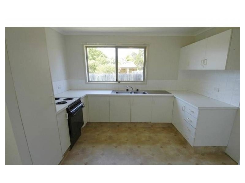 2/12 Avi Court, Labrador QLD 4215