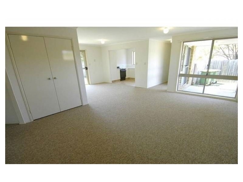 2/12 Avi Court, Labrador QLD 4215