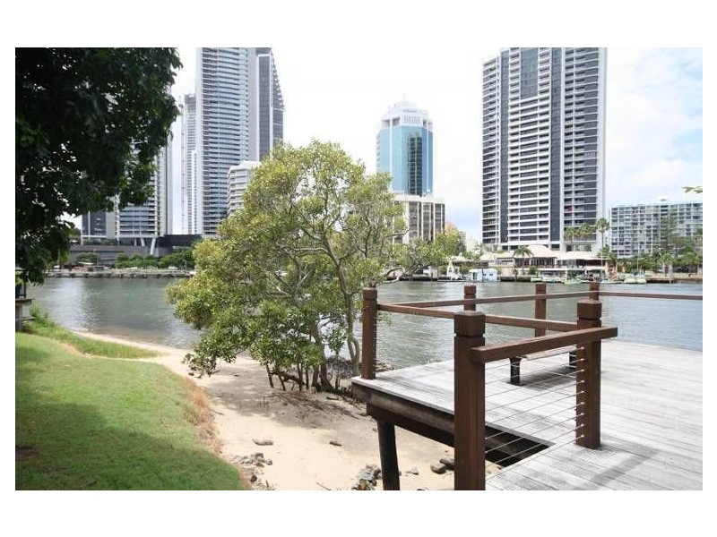 7/8 Tarcoola Crescent, Chevron Island QLD 4217