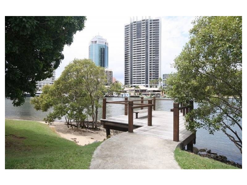 7/8 Tarcoola Crescent, Chevron Island QLD 4217