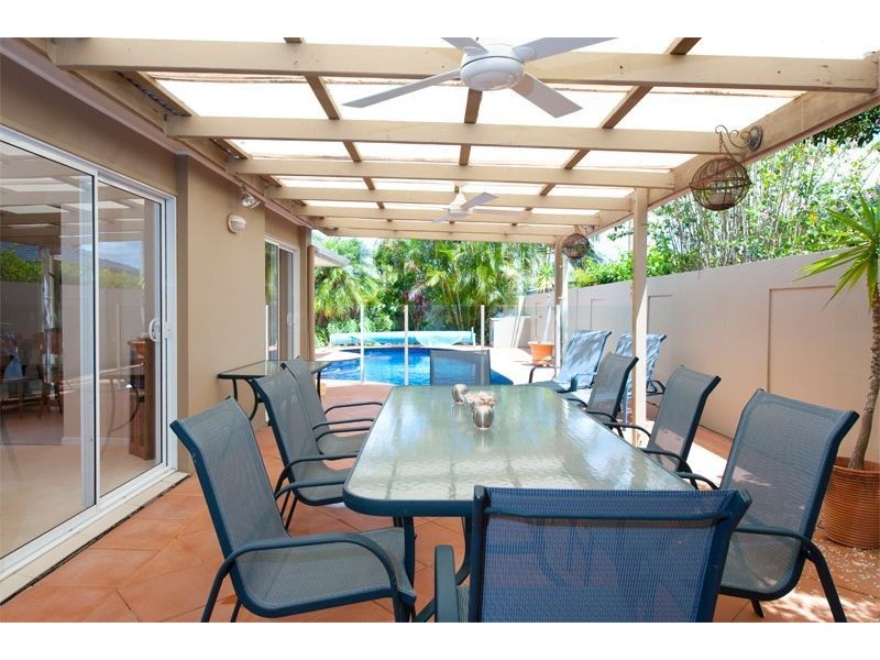 8 Maris Street, Southport QLD 4215