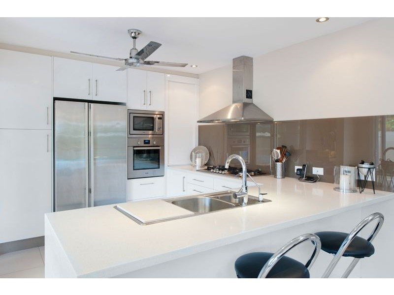 8 Maris Street, Southport QLD 4215