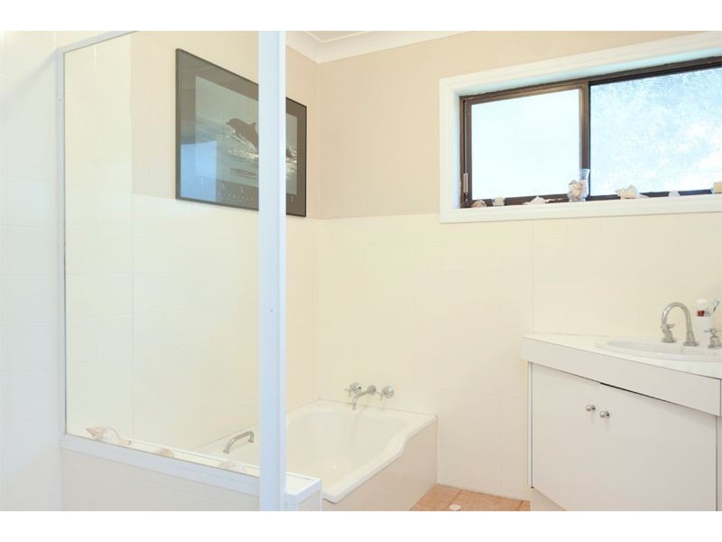 8 Maris Street, Southport QLD 4215