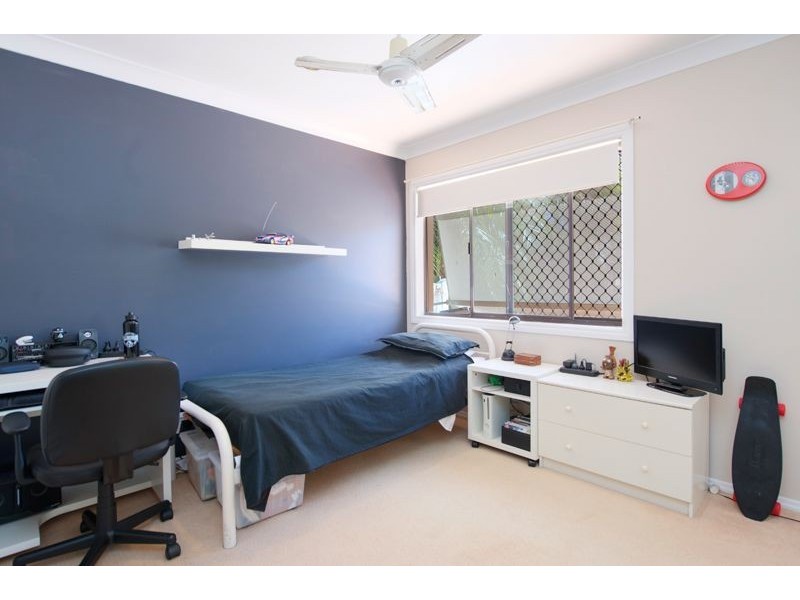 8 Maris Street, Southport QLD 4215