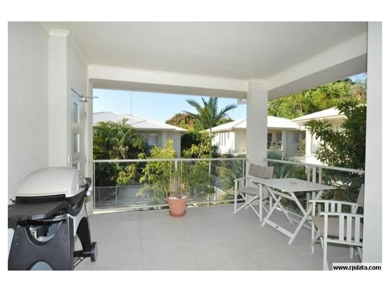 3/27 Gordon Street, Labrador QLD 4215