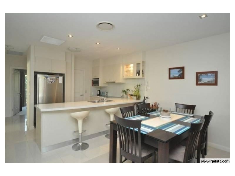 3/27 Gordon Street, Labrador QLD 4215