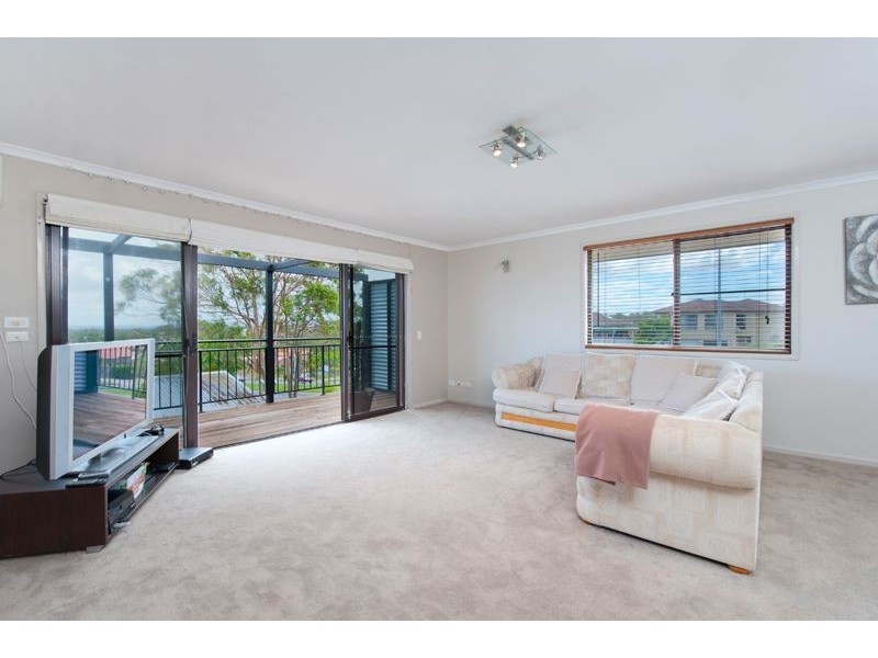 27 Wardoo Street, Southport QLD 4215