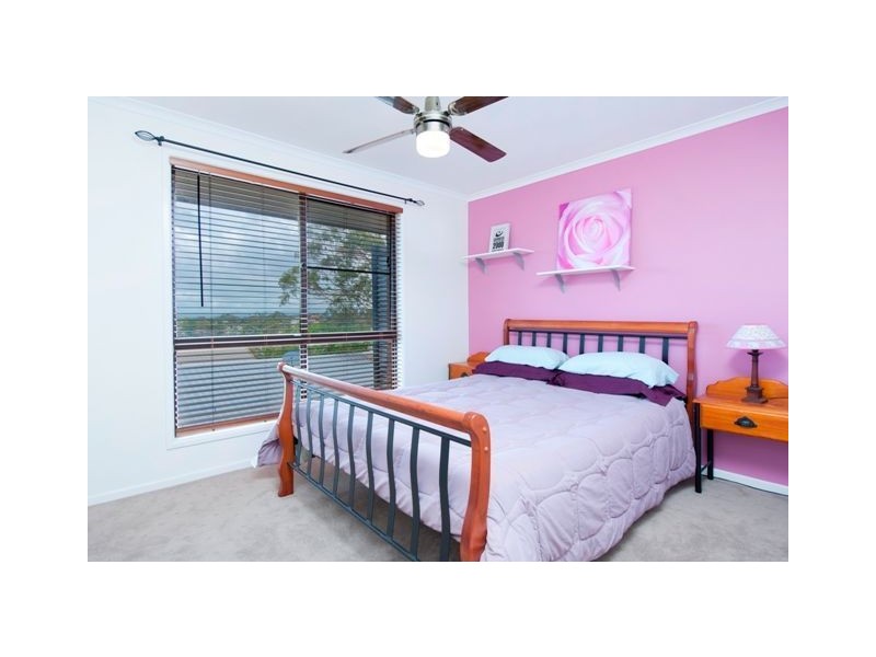 27 Wardoo Street, Southport QLD 4215