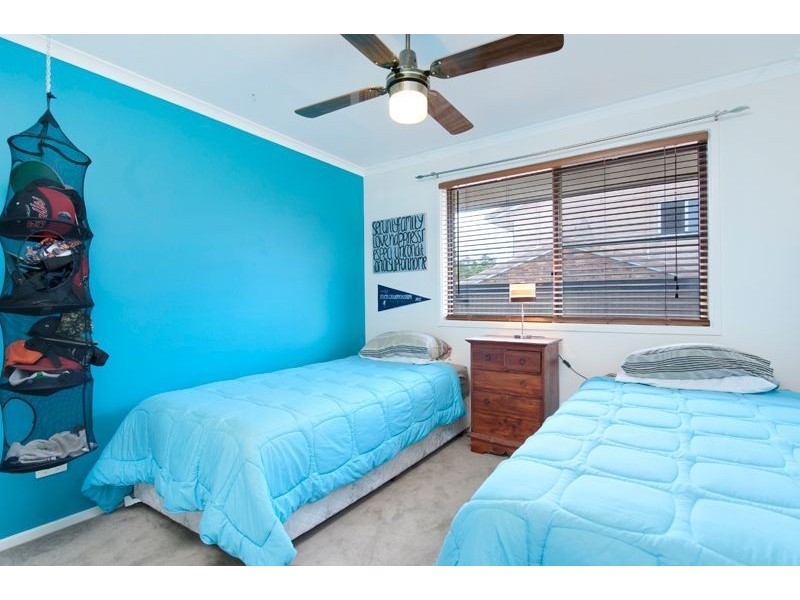 27 Wardoo Street, Southport QLD 4215