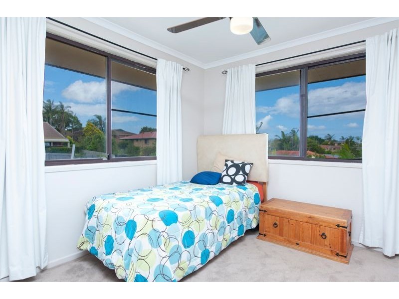 27 Wardoo Street, Southport QLD 4215