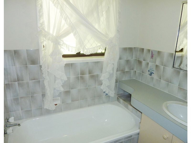 2/9 Lindal Street, Ashmore QLD 4214