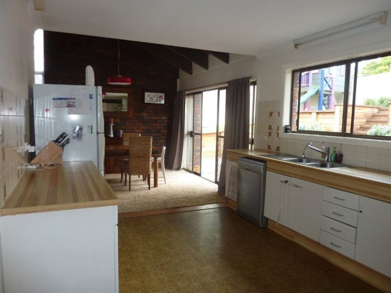 8 Belah Street, Ashmore QLD 4214