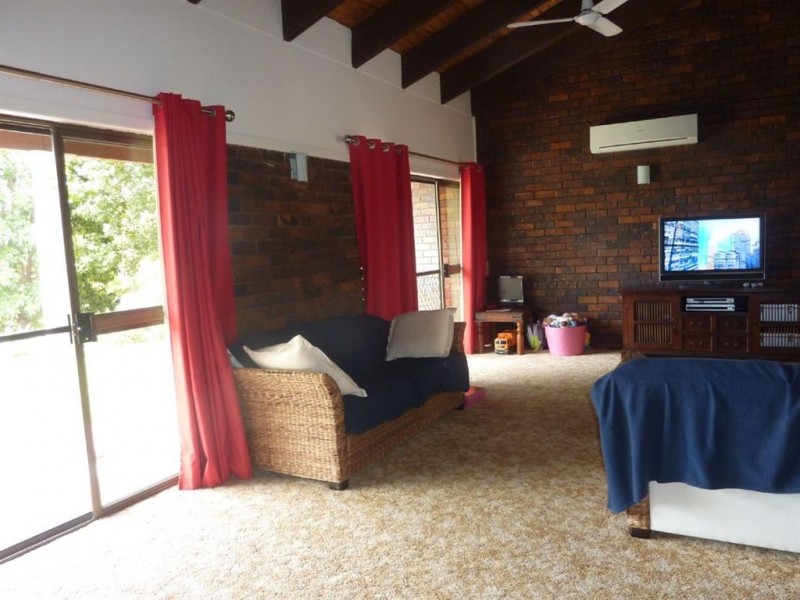 8 Belah Street, Ashmore QLD 4214