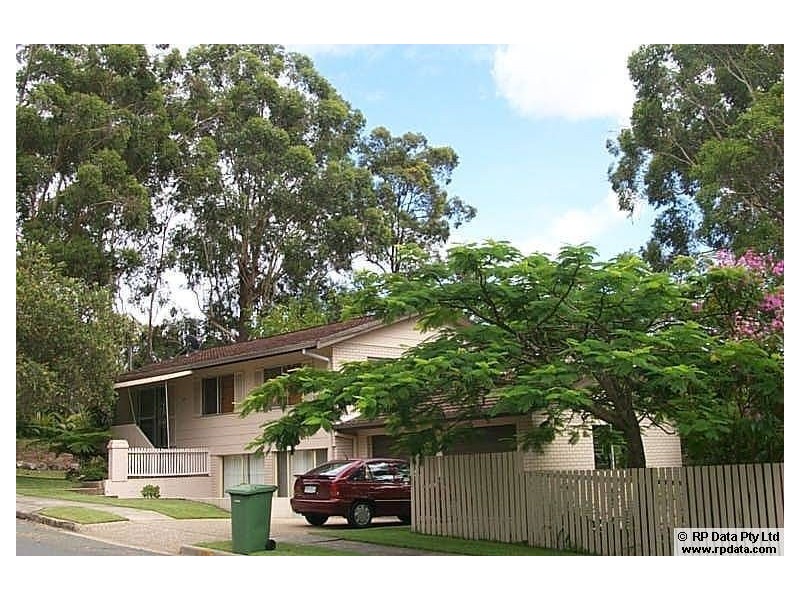 15 Kurrambee Avenue, Ashmore QLD 4214