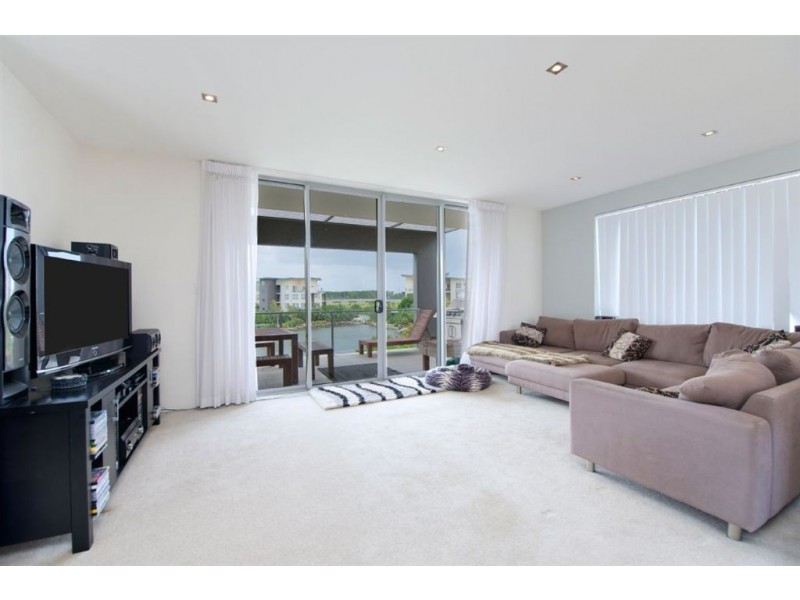 338/3 Pendraat Parade, Hope Island QLD 4212