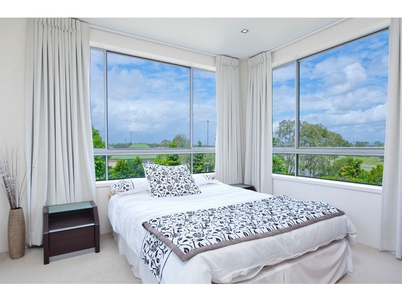 338/3 Pendraat Parade, Hope Island QLD 4212