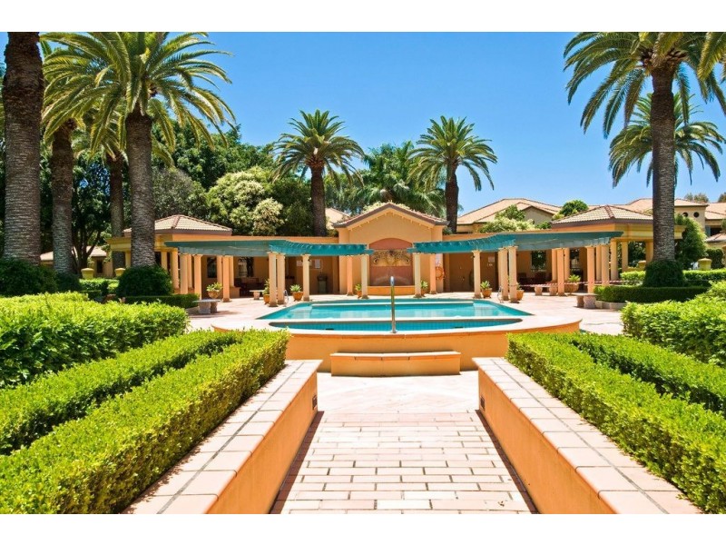 3252 Palladian Drive, Hope Island QLD 4212