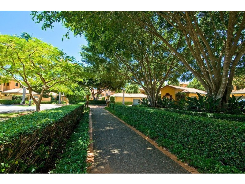 3252 Palladian Drive, Hope Island QLD 4212