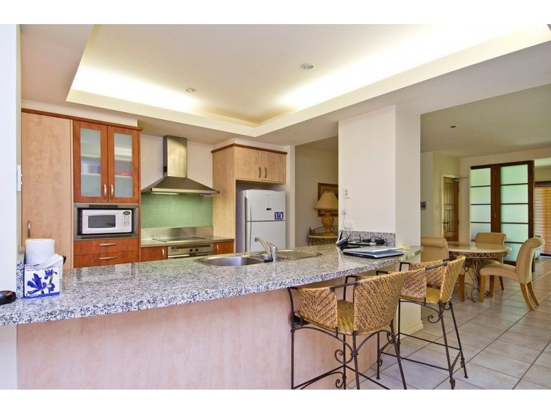 3252 Palladian Drive, Hope Island QLD 4212