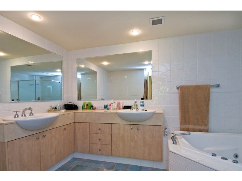 3252 Palladian Drive, Hope Island QLD 4212