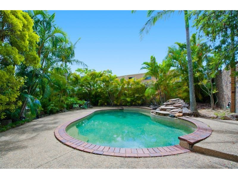 16 Ainsley Avenue, Ashmore QLD 4214