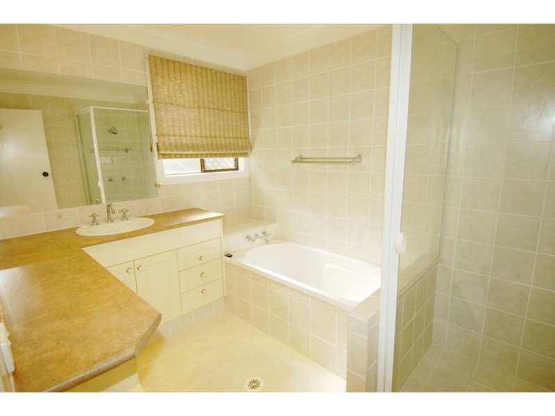 11 Rumbalara Street, Ashmore QLD 4214