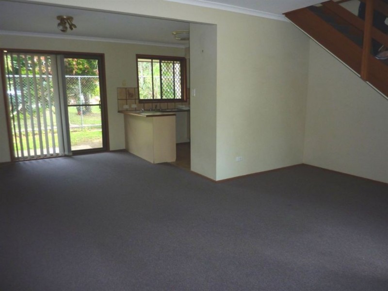 11/21 St Kevins Avenue, Benowa QLD 4217