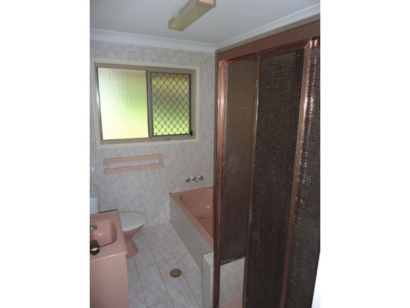 32 Moora Street, Ashmore QLD 4214