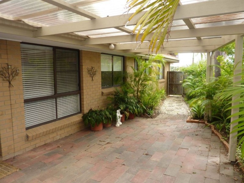 1/11 Jean Street, Labrador QLD 4215