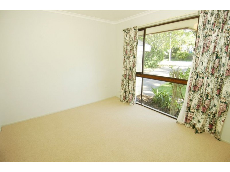 19 Dunkeith Avenue, Benowa QLD 4217