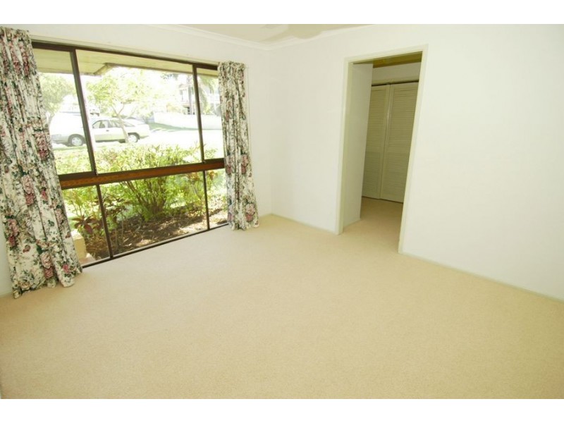 19 Dunkeith Avenue, Benowa QLD 4217