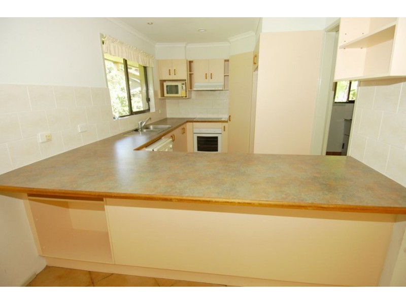 19 Dunkeith Avenue, Benowa QLD 4217