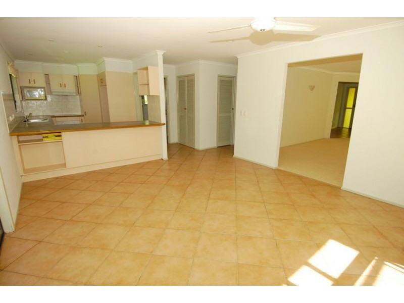 19 Dunkeith Avenue, Benowa QLD 4217
