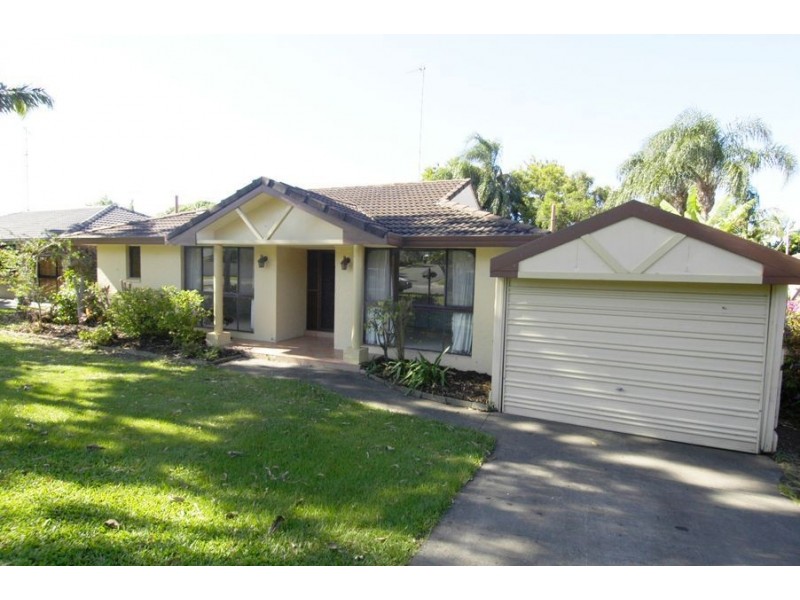 19 Dunkeith Avenue, Benowa QLD 4217