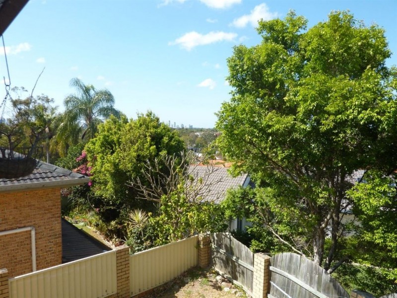 32 Pinkwood Drive, Ashmore QLD 4214