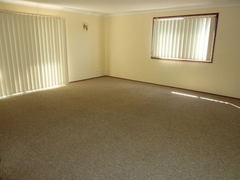 32 Pinkwood Drive, Ashmore QLD 4214