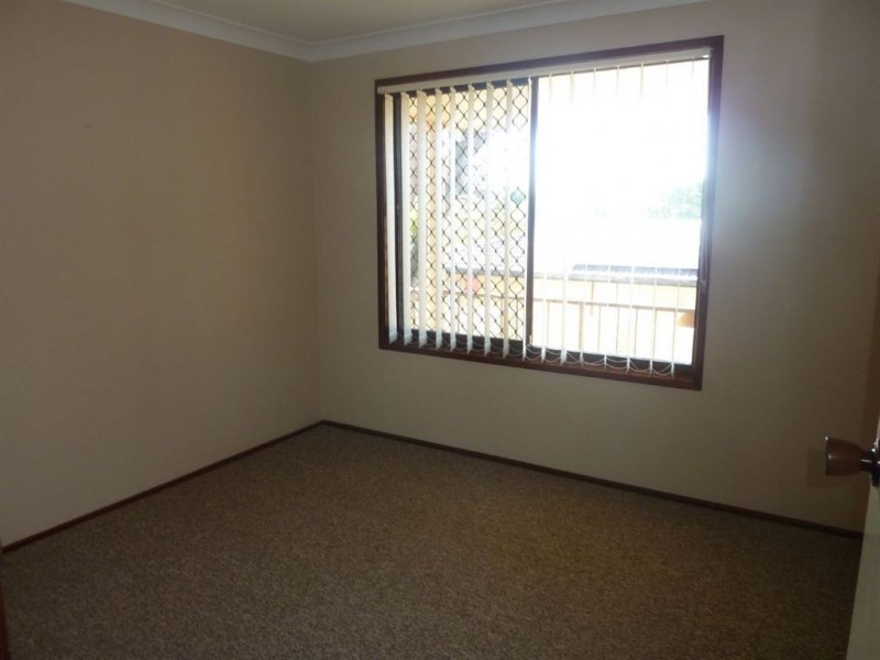 32 Pinkwood Drive, Ashmore QLD 4214