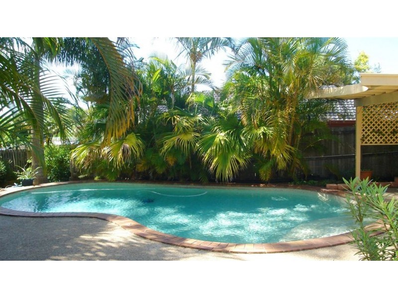 24 Kallaroo Crescent, Ashmore QLD 4214