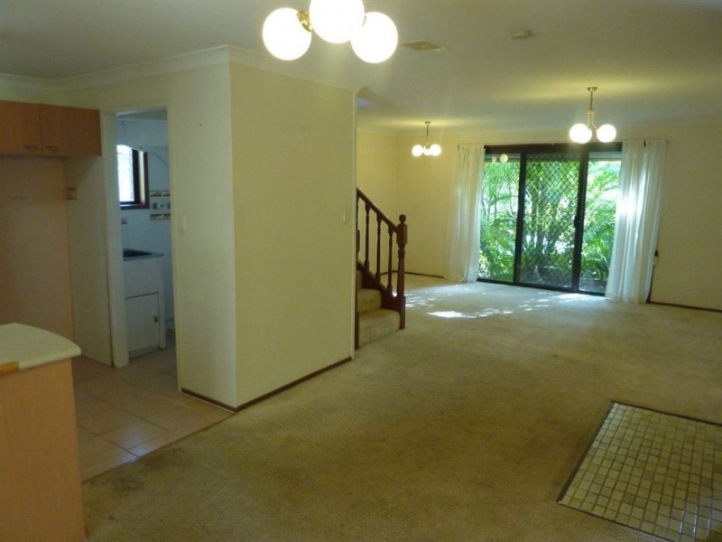 2/30 Corunna Crescent, Ashmore QLD 4214