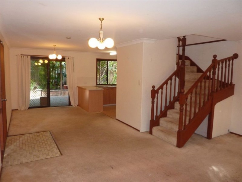 2/30 Corunna Crescent, Ashmore QLD 4214