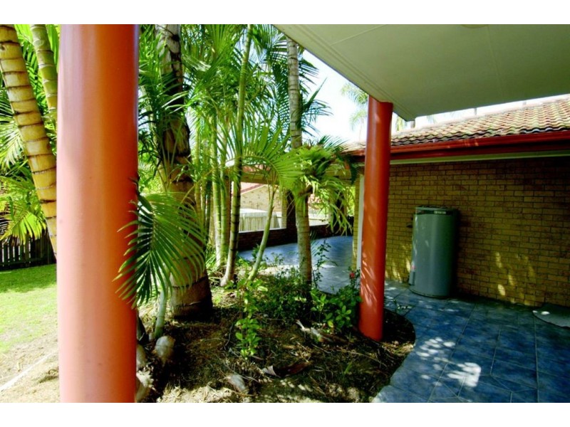 6 Paruna Place, Ashmore QLD 4214